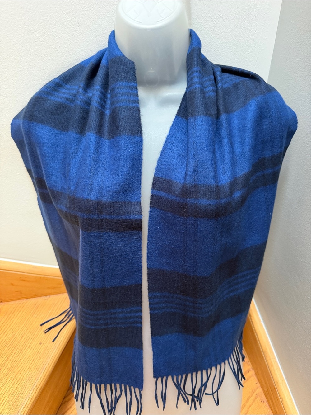 100% Cashmere Made in England Blue Striped Scarf with Fringe